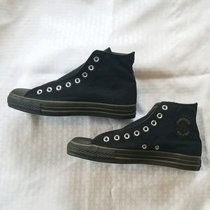 Converse Chuck Taylor All Star High-Tops Size 10